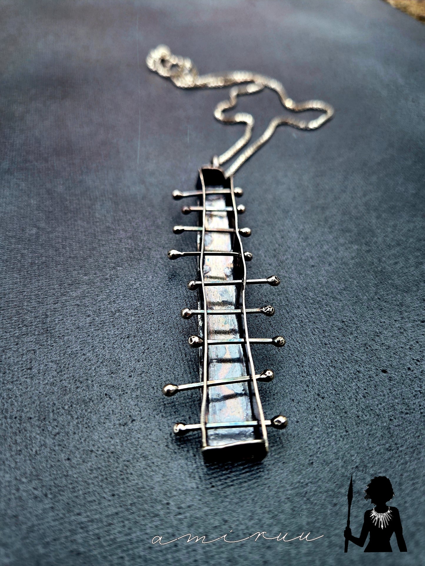 Modern kinetic necklace